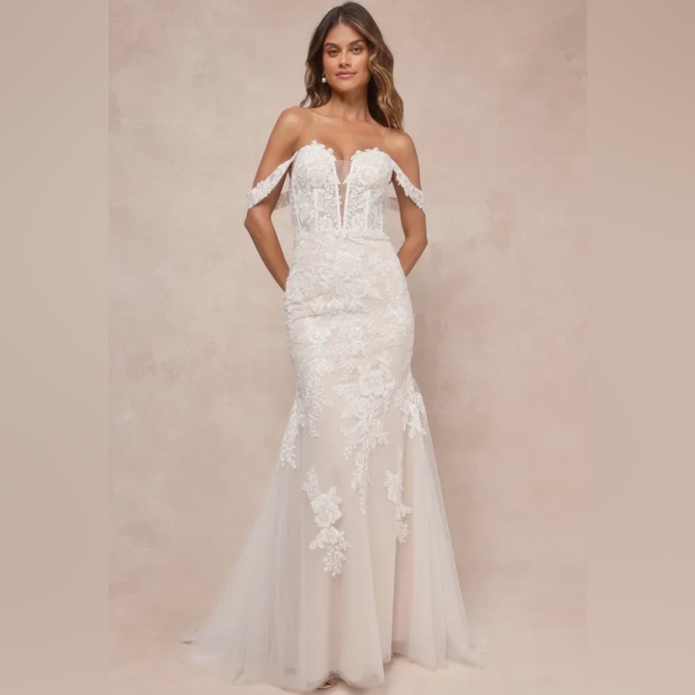 NWT Lulus Wedding Dress